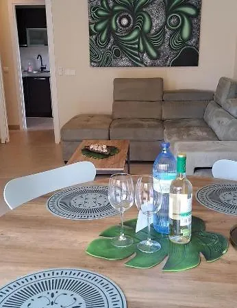 Relax & Enjoy - El Mocan - Mar * פאלם-מאר