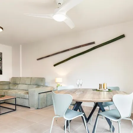 Relax & Enjoy - El Mocan - Mar פאלם-מאר